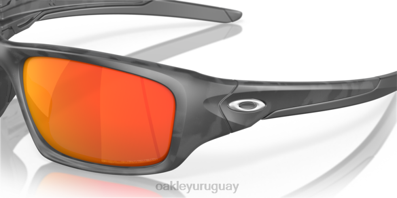 Oakley válvula XT4H778 gafas Lentes polarizadas Ruby Iridium, montura de camuflaje negro mate.